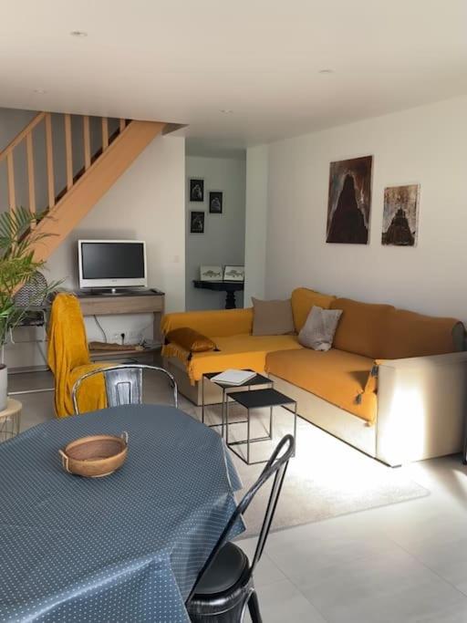 Le Gite Marie-Galante : Belle Maison D'Hotes Avec Acces Piscine En Ete Lanmeur Exterior photo
